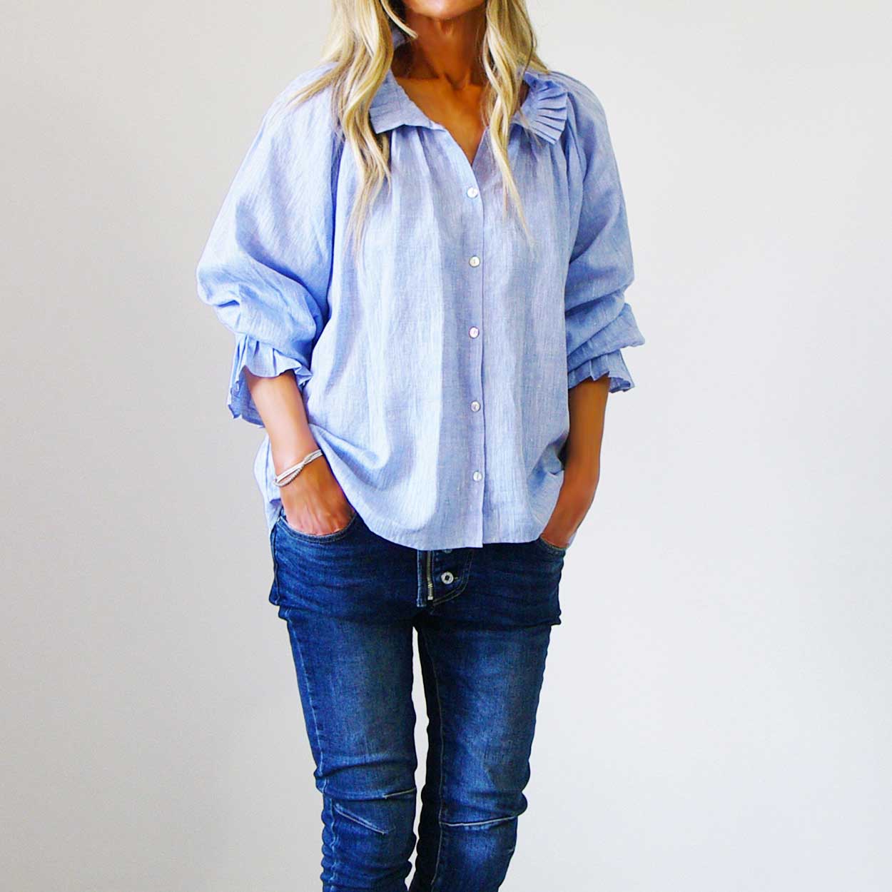 Who's Charlie Sammi Linen Shirt Chambray Blue