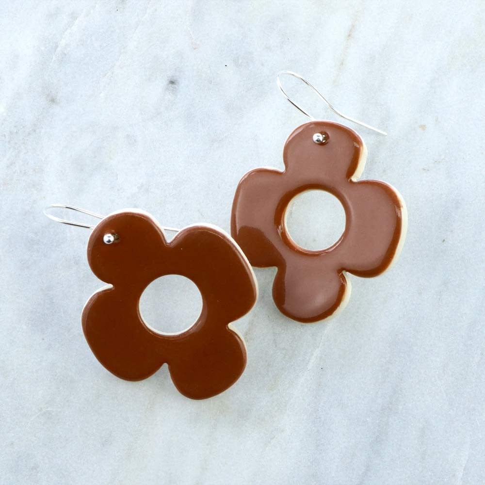 Paper Boat Press Flower Pop Hanging Earrings - Caramel