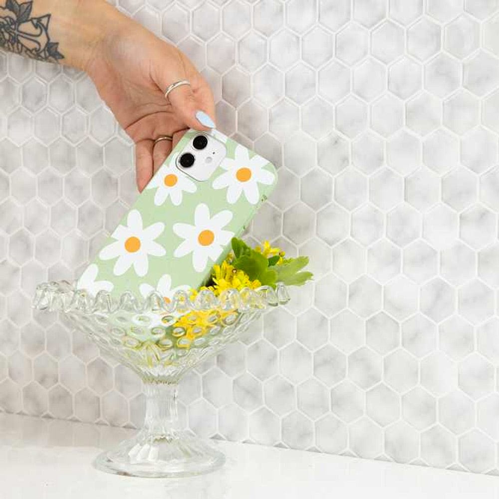 Pela Eco-Friendly Phone Case iPhone 12 /12 Pro - Sage Green Daisy