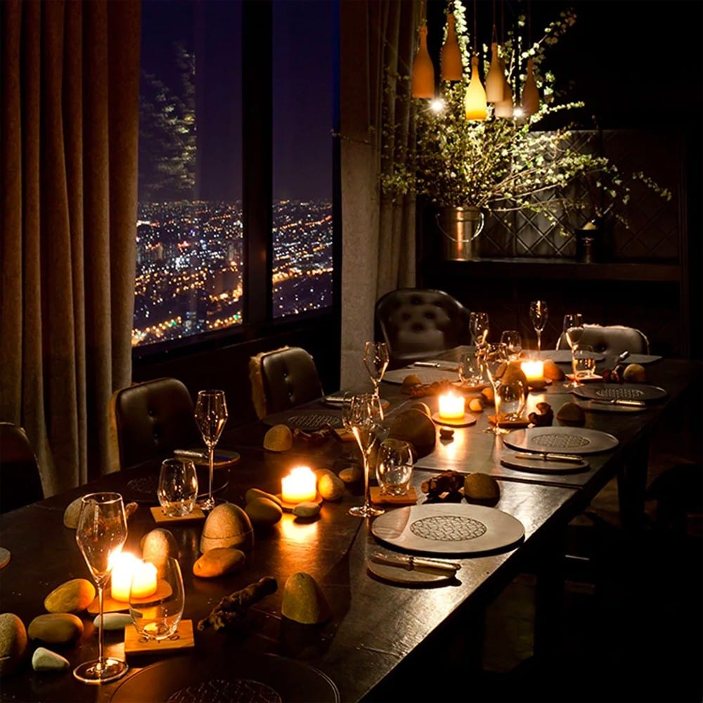 Queen B Beeswax Squat Pillar Candle - 6cm/40hr Burn Time