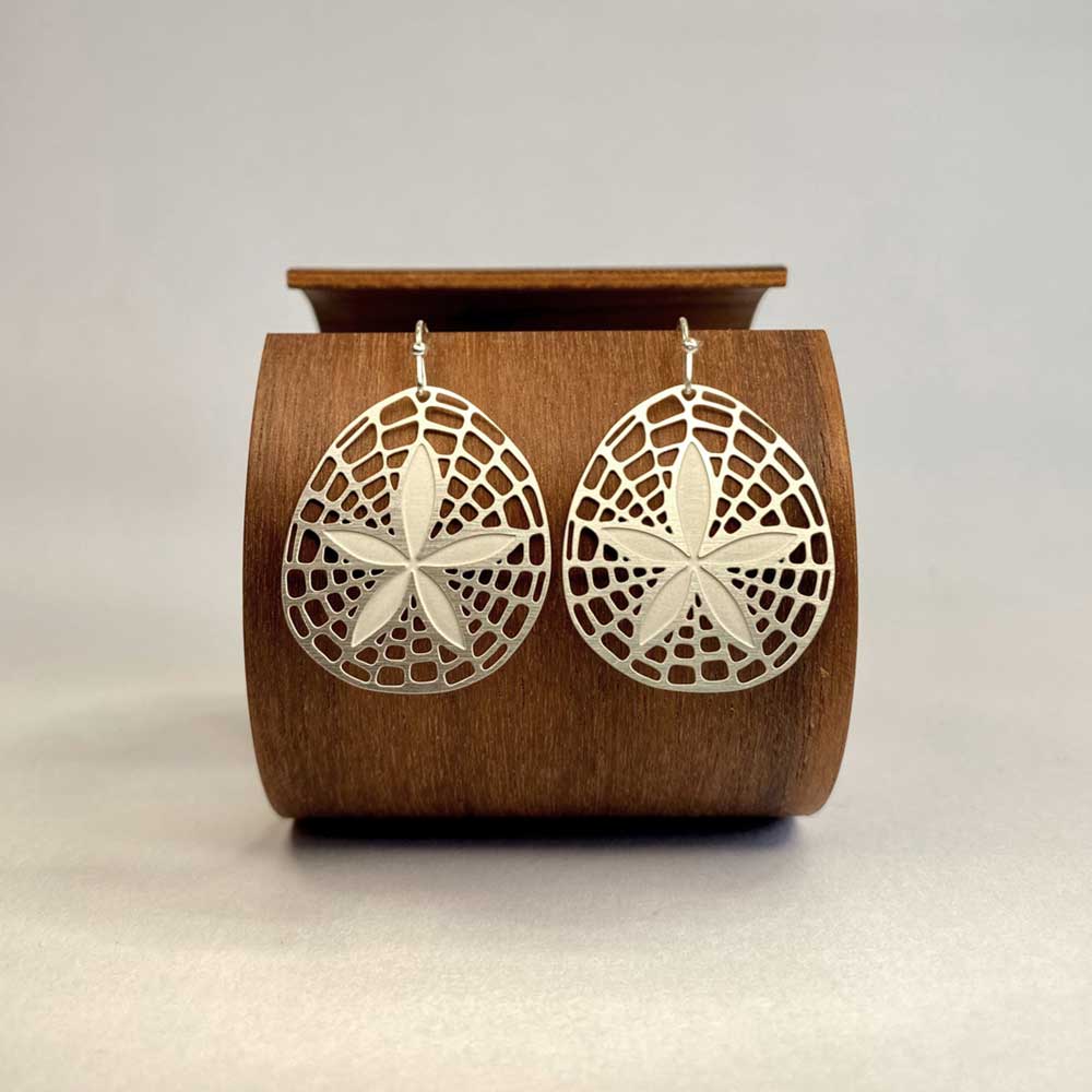 Good Do Good Hook Earrings - Sand Dollar