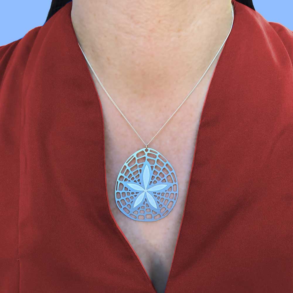 Good Do Good Pendant - Sand Dollar