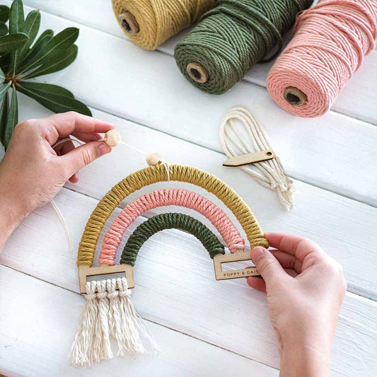 Poppy & Daisy Let's Create - Macrame Rainbow